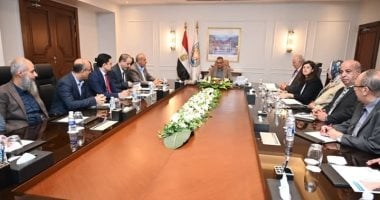 محافظ جنوب سيناء يتفقد مشروعات التطوير بالمحافظة مع التركيز على منطقة حمام موسى