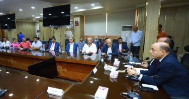محافظ كفر الشيخ يستعرض أبرز المشروعات الخدمية والتنموية في لقاء مع الصحفيين والإعلاميين