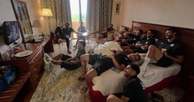 محمد صلاح ينشر صورة فريقه المصري قبل مباراة بوركينا فاسو مع تعليق مرح: "فيلم ثقافي"