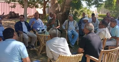 مدير آثار الأقصر يناقش مع المرممين مشكلات العمل في منطقة البر الغربي ويطلع على التحديات