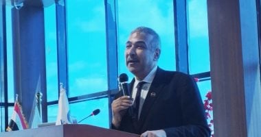 نائب وزير التعليم العالي يزور مركز الحد من المخاطر البحرية بمعهد علوم البحار في الإسكندرية