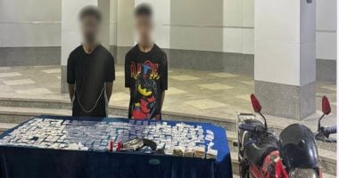 وزارة الداخلية تلقي القبض على عاطلين بحوزتهما مواد مخدرة وسلاح في منطقة بولاق الدكرور