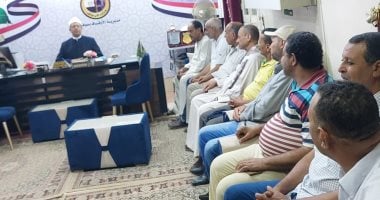 وكيل وزارة الأوقاف بسوهاج يعقد اجتماعًا لمتابعة سير العمل في المساجد